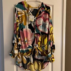 Beautiful new multicolor floral tunic.